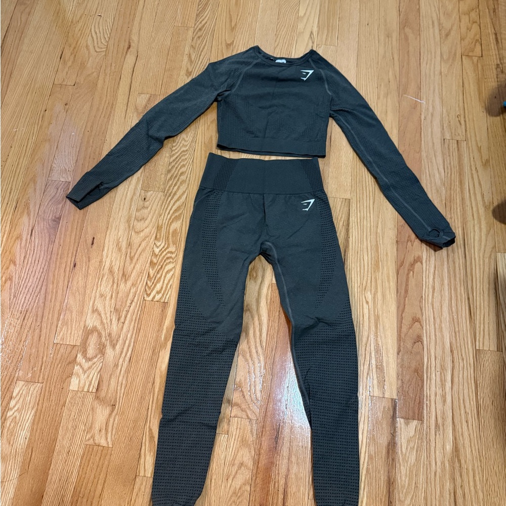 Gymshark Black Seamless Leggings & Long Sleeve Crop Set